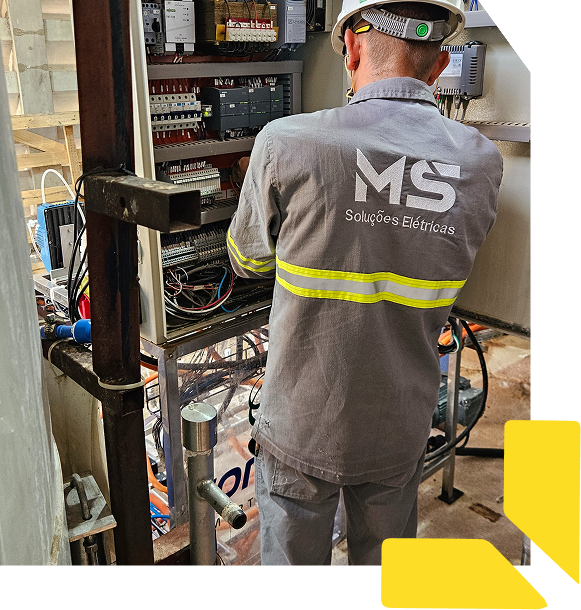 Imagem de um homem trabalhando